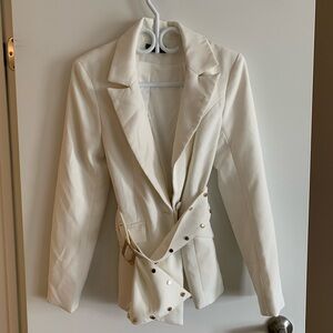Beautiful white and gold vintage Mexican blazer